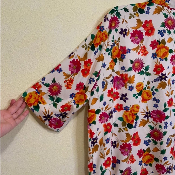 Vintage pure silk floral half sleeve button up - Picture 4 of 4